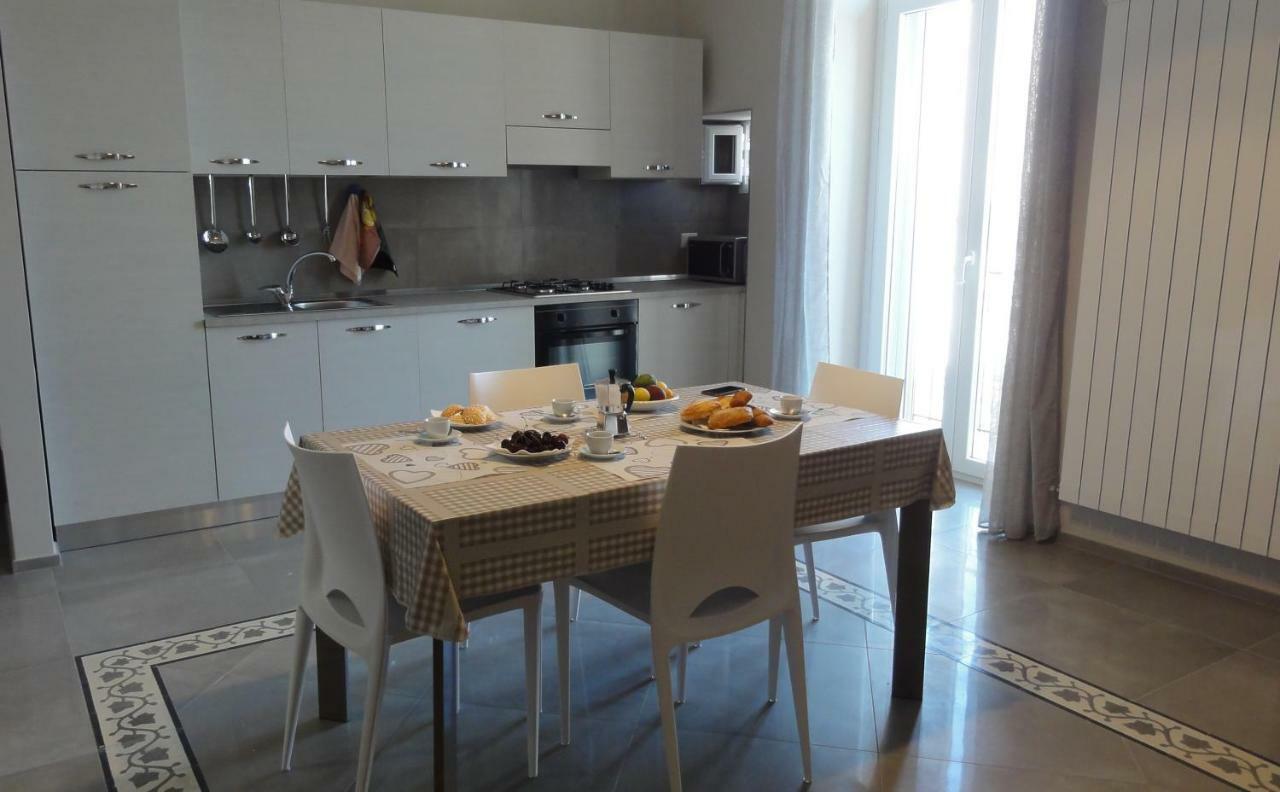 Casa Vacanze La Scalinata Bisceglie Bagian luar foto